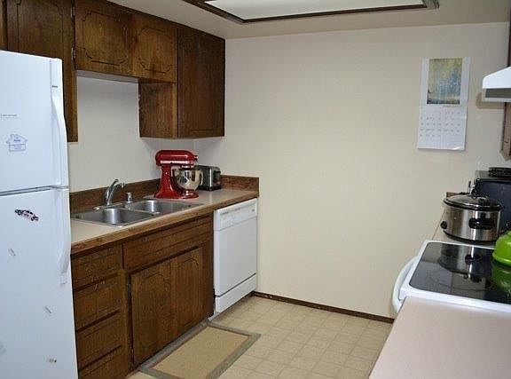 3rd image of 1618 Susan Ct SE #A