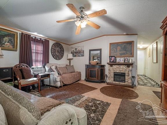 4th image of 550 Allen Cir