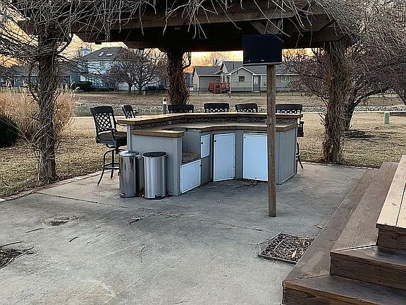 4th image of 1810 E Megan Cir