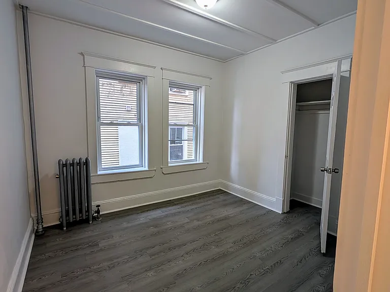 24 Coomes St #2R — Photo 3