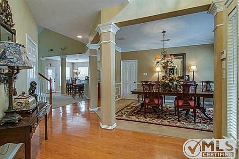 4th image of 2540 Sir Percival Ln