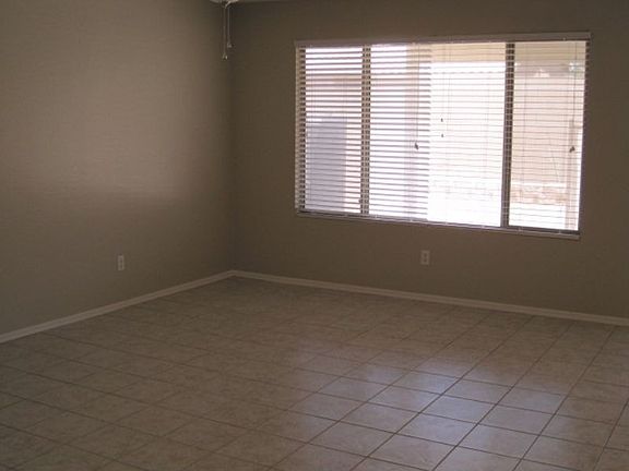 4th image of 11132 E Diamond Ave