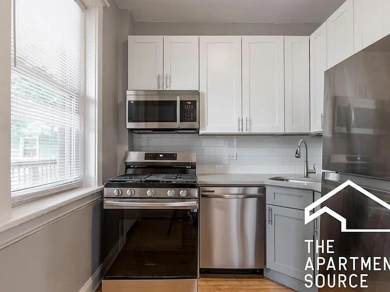1253 W Rosemont Ave #2 — Photo 5