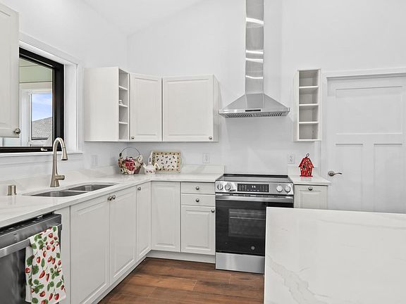 3rd image of 1401 Devon ROAD