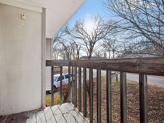 2nd image of 6117-6129 Barton St #2B