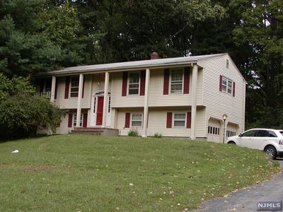 7 Tumbling Brook Dr, Towaco, NJ, 07082