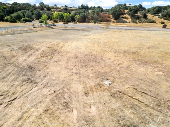 128 Sagebrush Ct, Valley Springs, CA 95252