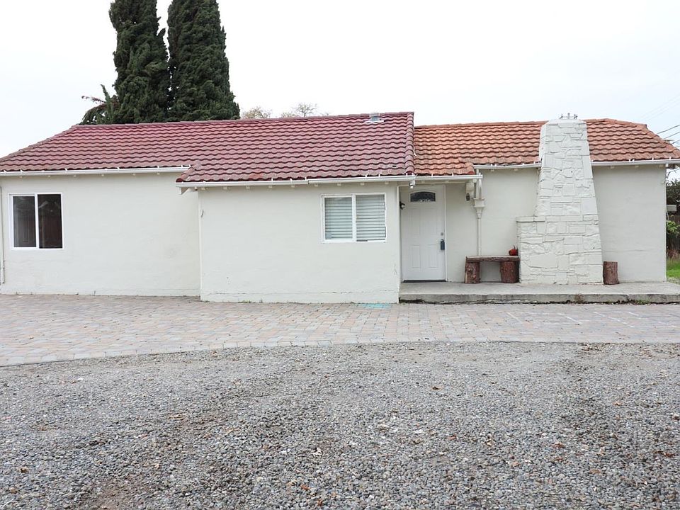 1st image of 2950 Curtis Ave