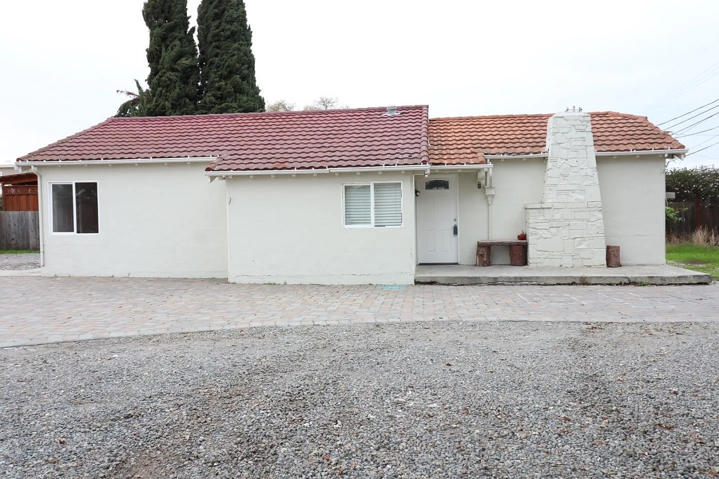 2950 Curtis Ave photo 1