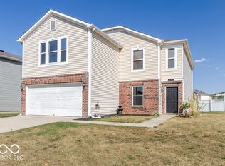 8206 S Cricket Ln, Pendleton, IN 46064