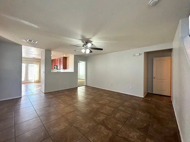 11087 Deluna St — Photo 3