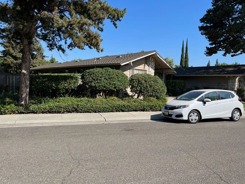 2nd image of 3651 N Merrimac Cir