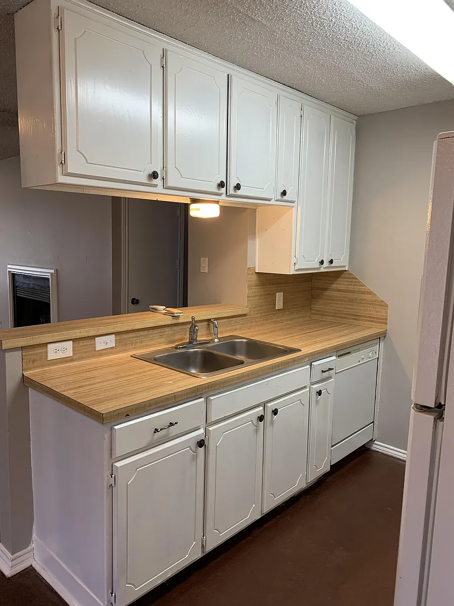 Building Photo - 3753 Oak Hill Dr