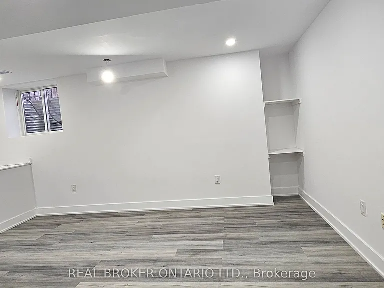 1296 Ellenton Cres #A — Photo 3