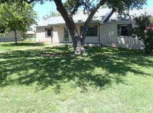 605 E College St, Llano, TX 78643
