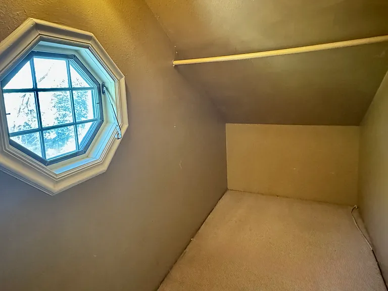 912 Fairview St — Photo 11