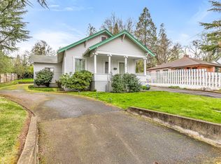 30 S Keene Way Dr, Medford, OR
