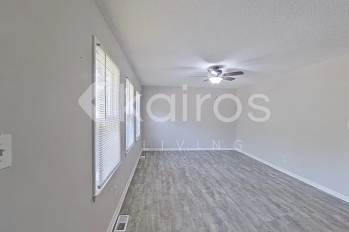 3 bed, 2.0 bath, 1173 sqft, $1,725 — Photo 2