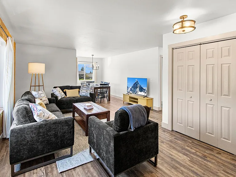 3 Martha Rd #C — Photo 2