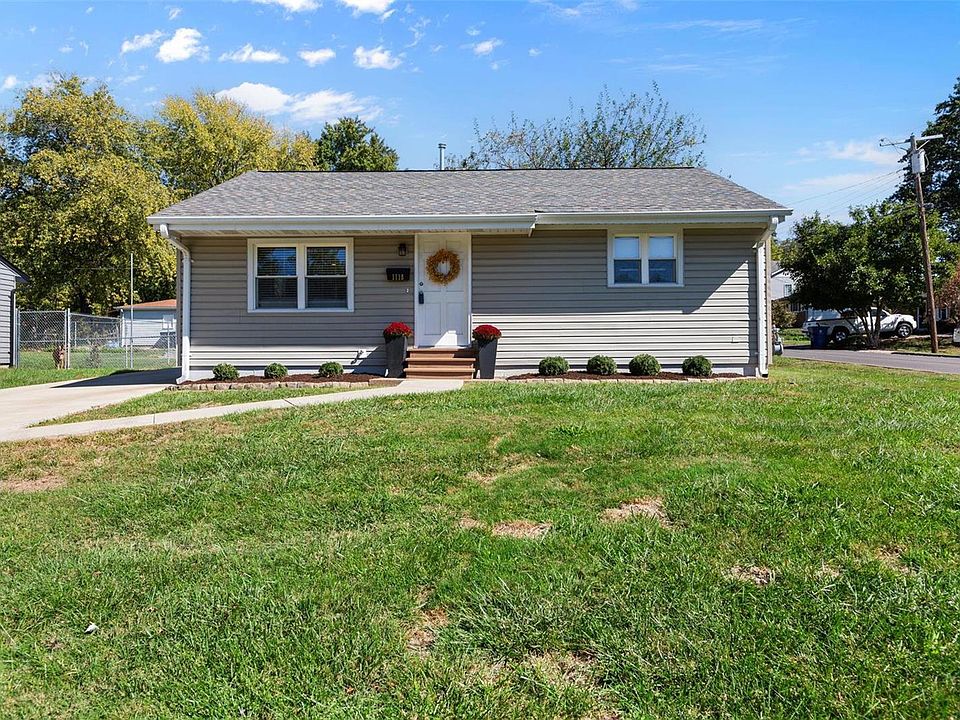 1st image of 1118 Sanders Dr