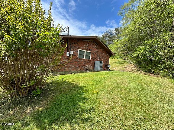 5th image of 827 Murphy Rd