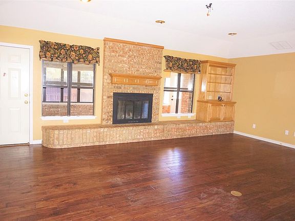4th image of 3411 Toledo Ave