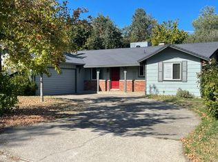 2120 Oak Ridge Dr, Redding, CA 96001