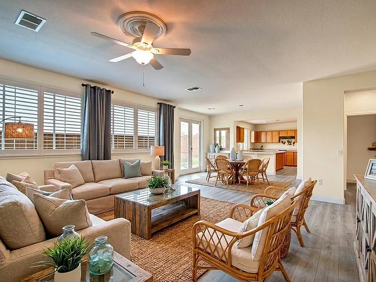 5292 Village Dr — Photo 3