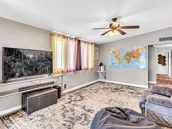 5th image of 618 S Prudence Rd