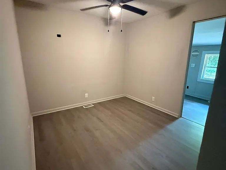 89 Susan Ln — Photo 15