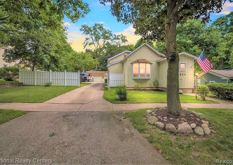 534 Hickory St, Milford, MI 48381 Zillow
