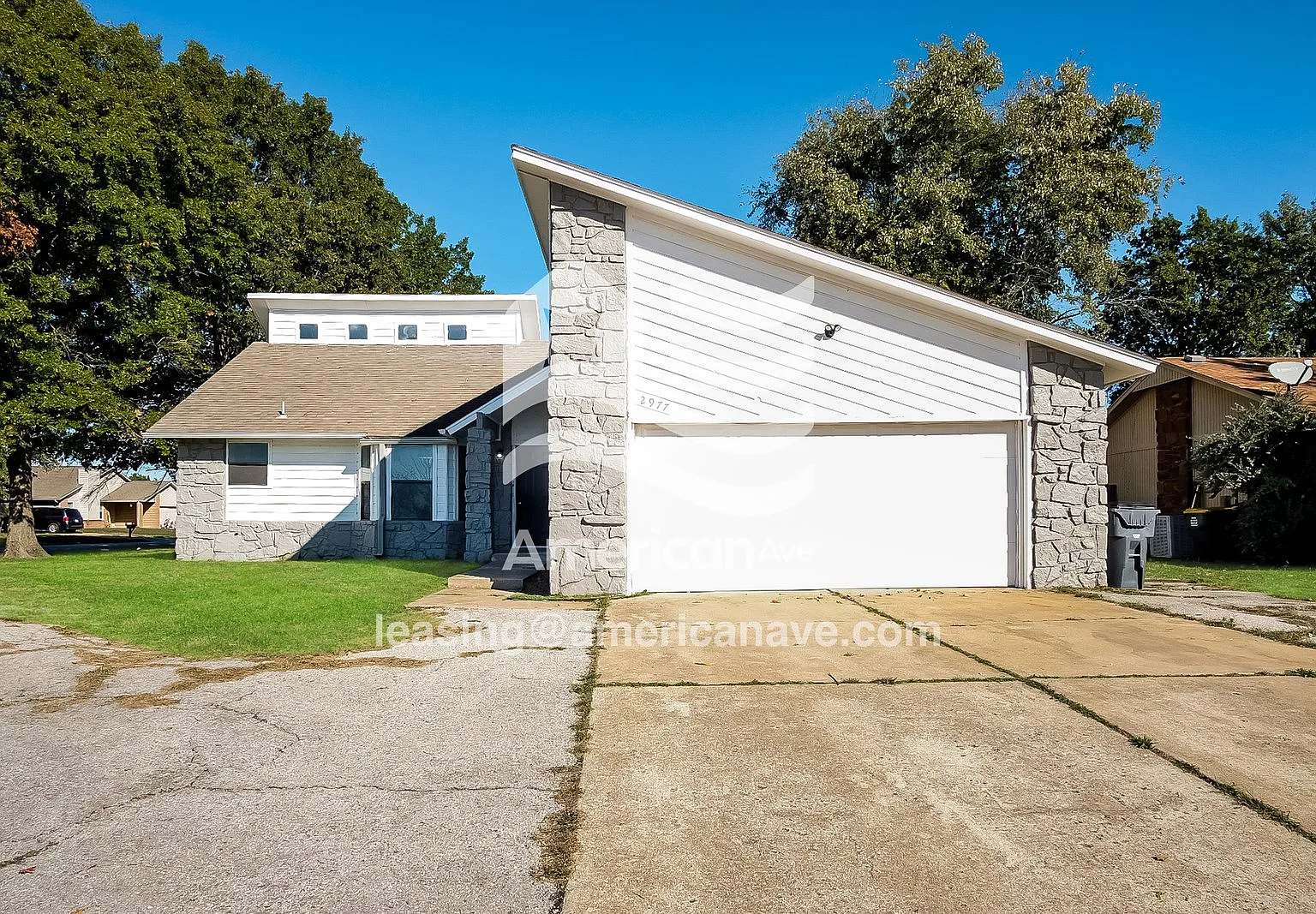 3 bed, 2.0 bath, 1423 sqft, $1,647 — Photo 1