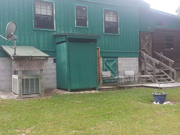 Back w/Deck & Shower