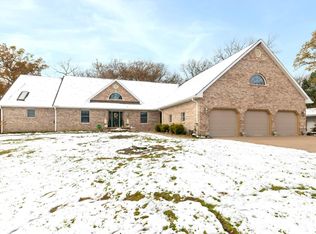 123 Sherwood Dr, Geneseo, IL 61254