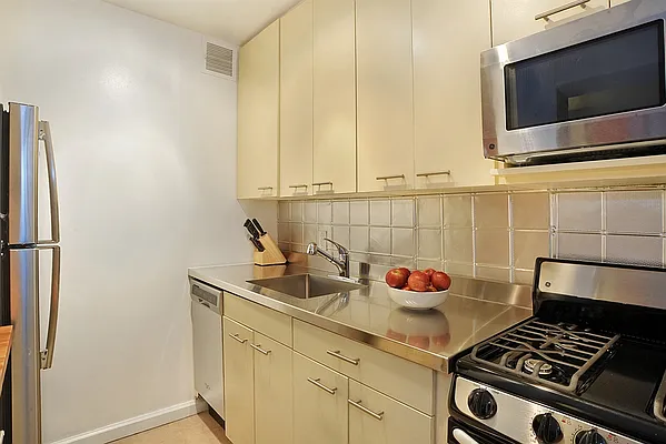 Sold by Corcoran | media 15