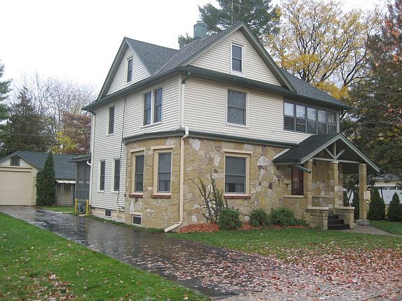 2nd image of 710 John Adams St #1/2