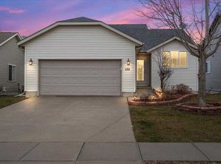 132 Brighton Cir SW, Cedar Rapids, IA 52404