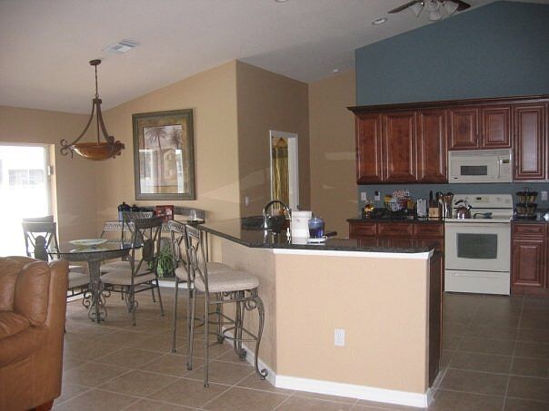 1st image of 2528 SW 11th Ave