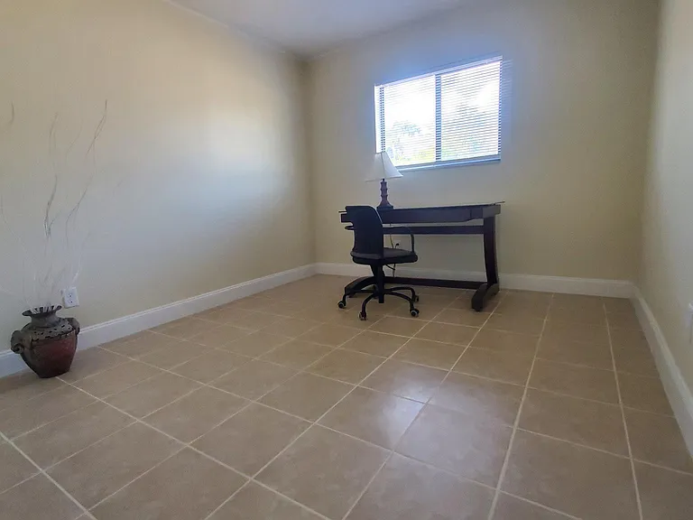 605 Northlake Blvd #7 — Photo 23