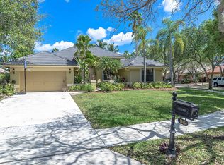1045 Poplar Cr, Weston, FL 33326