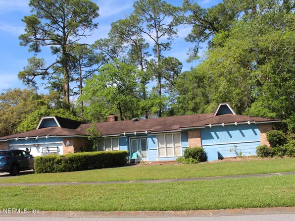 10138 OAKISLE Road W, Jacksonville, FL 32257