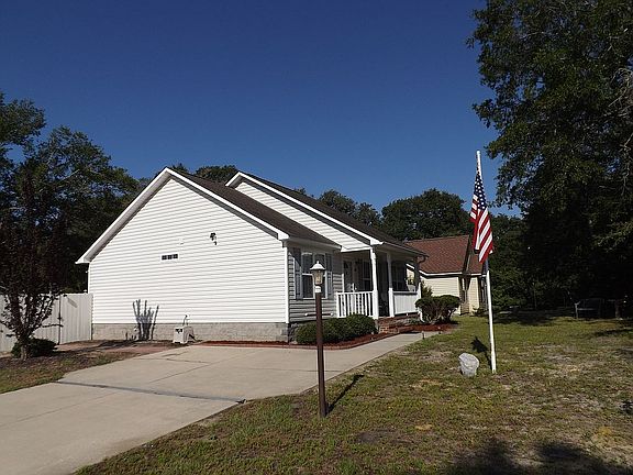 2nd image of 801 Oak Island Dr