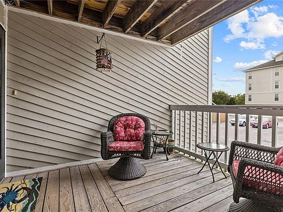 Front entrance patio. 