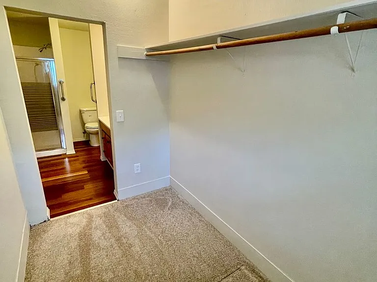 R0525 — Photo 14