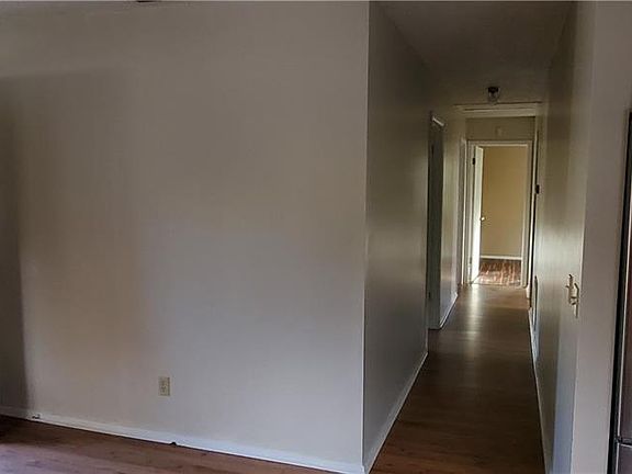 5th image of 32350 Marchmont Cir