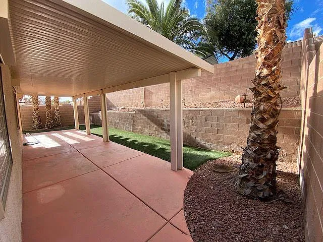 3 bed, 1611 sqft, $1,950 — Photo 2