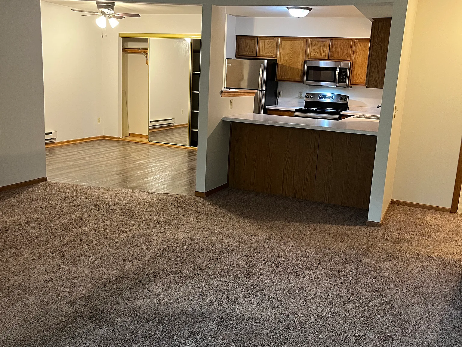 2 bed, 1025 sqft, $1,575 — Photo 4