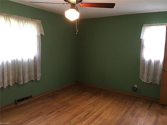 5th image of 24253 Lantern Dr