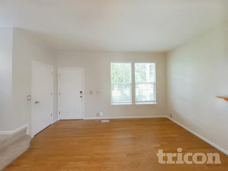 2434 Saint Paul Dr — Photo 3