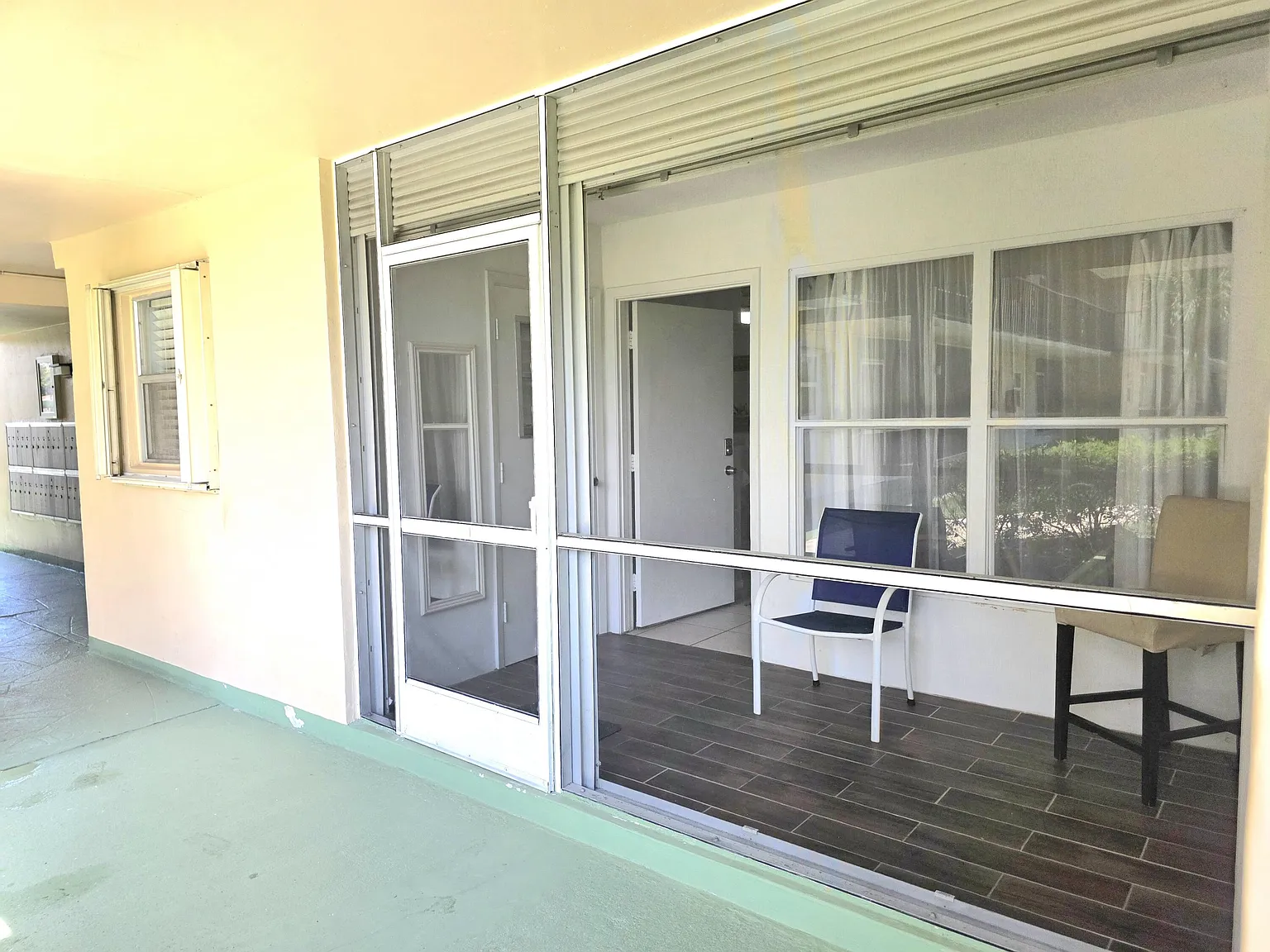 1 bed, 1.5 bath, 800 sqft, $2,000 — Photo 2